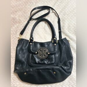 Tory Burch shoulder bag. Used. Some wear. No scratches.